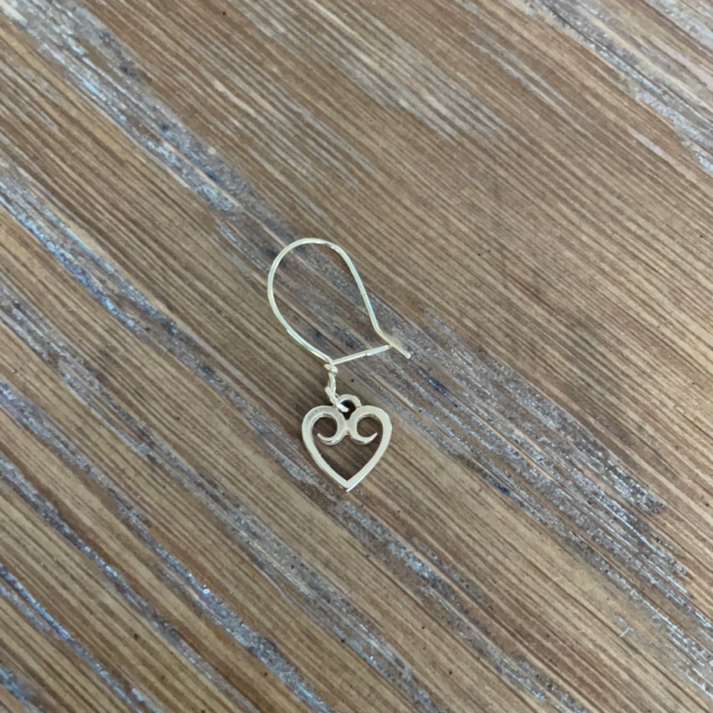 James Avery 14k heart wire earring SINGLE EARRING!!!